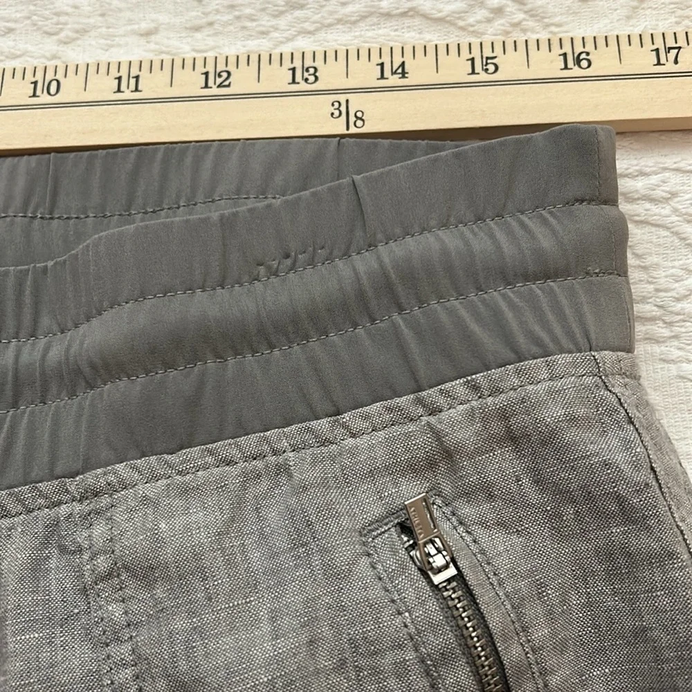 Athleta linen Cabo joggers, gray, women’s size 10. Zipper pockets. Cute!